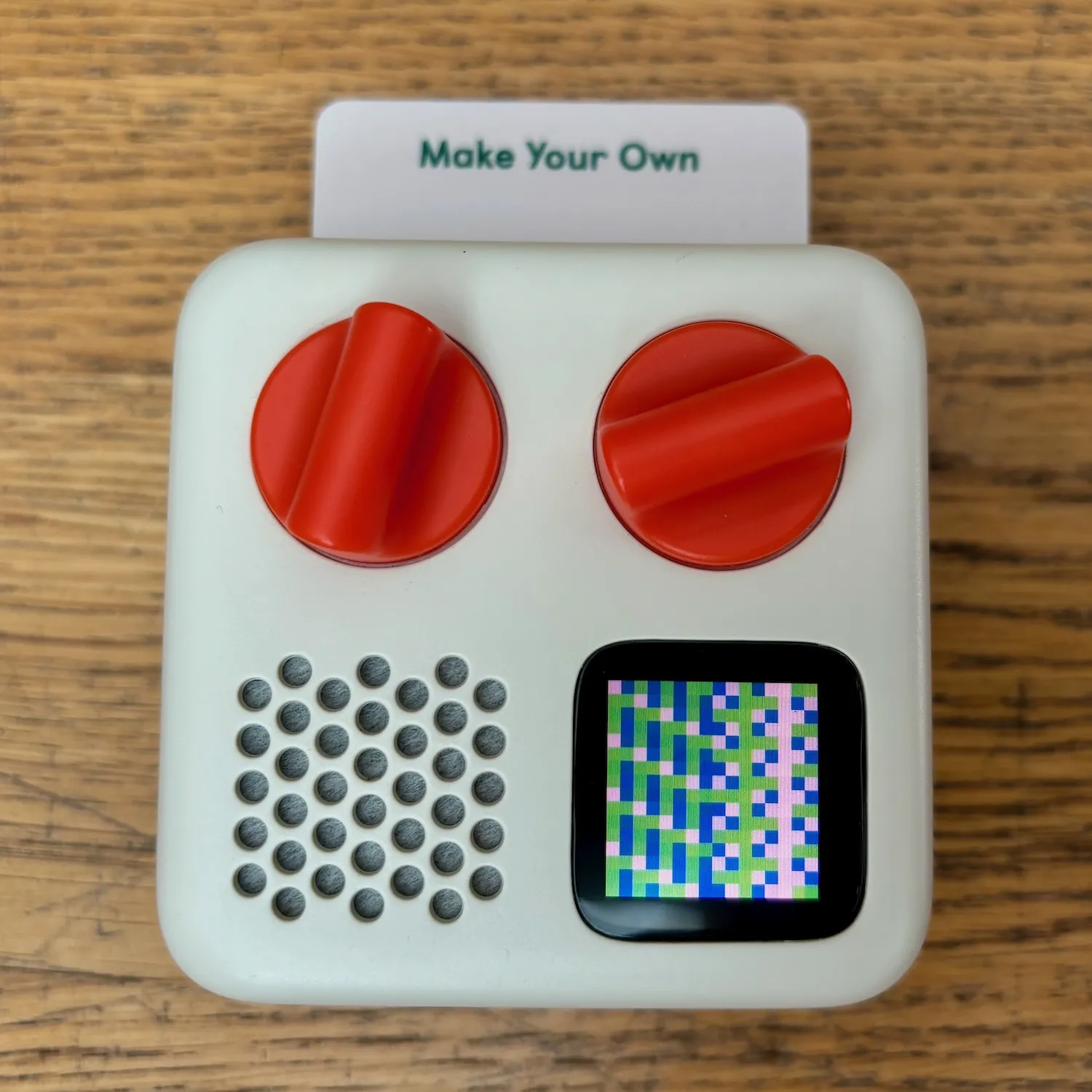 A Yoto Mini displaying an icon